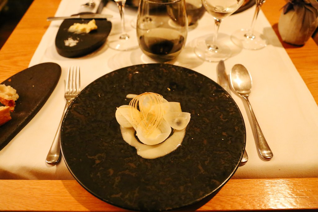 Cévennes onions, Williams pear shavings 