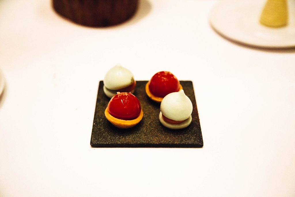 Fennel macaron with tomato puree and Bloody Mary tart